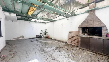 Departamento en Venta, Centro, Rosario, 2 dormitorio con patio a refaccionar !