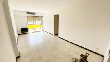 Departamento en venta de 3 dormitorios, sobre calle San Martin, amplitud y luminosidad
