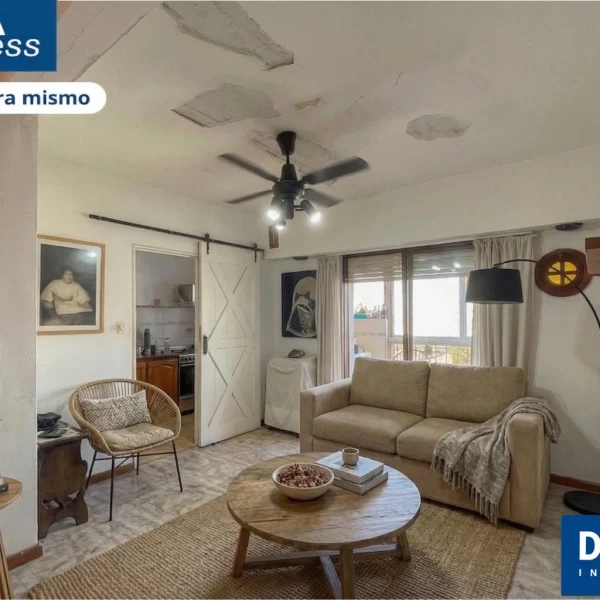 Depto 2 amb Constitucion con balcon lateral