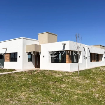 Casa en venta Los Juncos 4 ambientes
