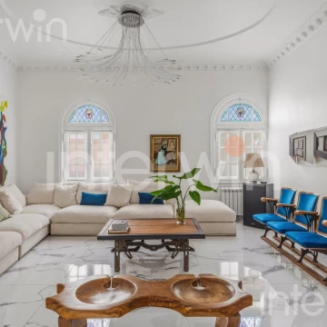 Casa en Venta - 5 amb. - Cochera - Terraza - Dependencia - Reciclada - Luminosa - Belgrano