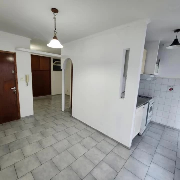 Venta Monoambiente Rosario Alvear y Mendoza Amplio Primero de Escalera Apto Credito Facultades UNR