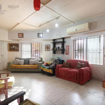 Venta Casa 4 ambiente zona en Parque Avellaneda.
