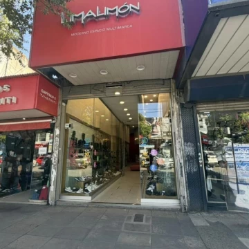 Excelente ubicación - Local 200 m2 - Apto todo rubro - Merlo