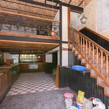 Venta Local Comercial con oficinas sobre lote propio en Belgrano.