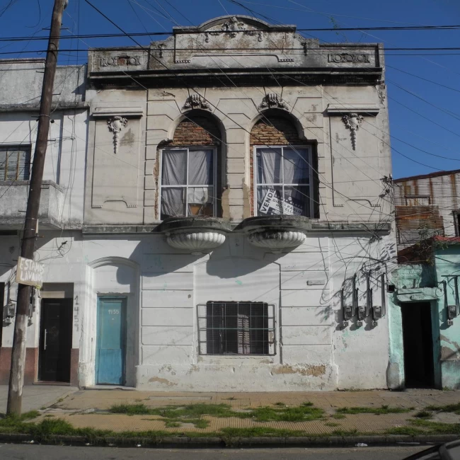 Venta Casa a Refaccionar 5 ambientes Patio Jardin Dock Sud Avellaneda