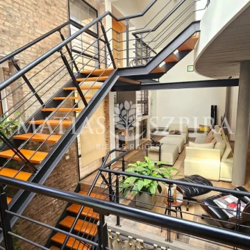 CASA DE DISEÑO 5 AMBIENTES PARQUE LELOIR