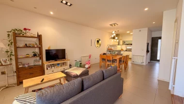 Casa en Venta, Barrio Arroyito, Rosario, 3 dormitorios c/jardín