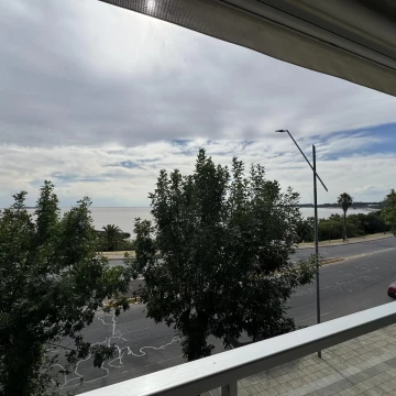 Apartamento 2 dormitorios frente al río en Colonia