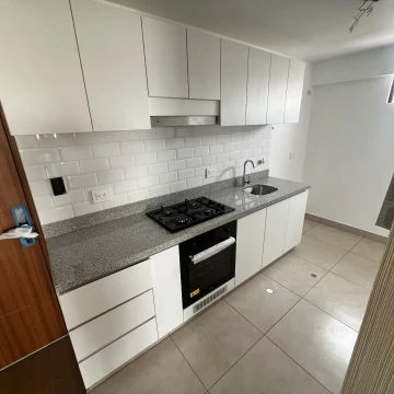 Departamento + Estacionamiento | Vista externa | Balcón | NO paga alcabala