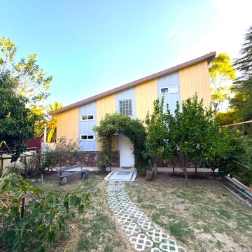 venta en Colonia del Sacramento |2 suites, jardín con frutales |Cerca Rambla y Plaza de Toros