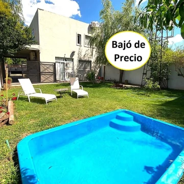 Amplia Casa Quinta en Venta en General Rodríguez, con Pileta y Jardín. Oportunidad!