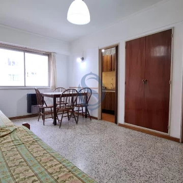 Alquiler 24 meses - Departamento monoambiente al contrafrente - Av Colon 2769 - Plaza Mitre
