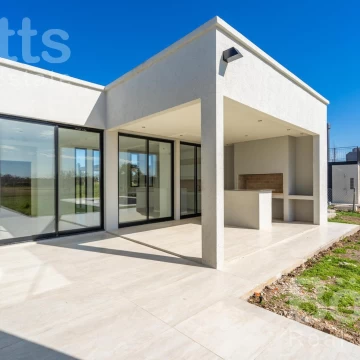 VENTA -  Casa en Medal Country club