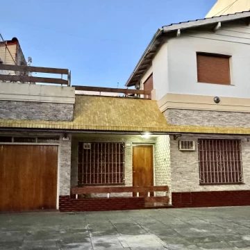 PH Tipo CASA con Cochera en Villa Lugano