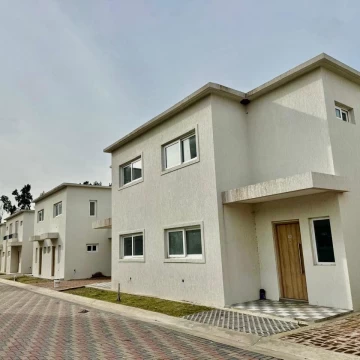 Casa de 4 dormitorios en Pilar con jardin y amenities