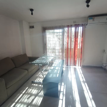 Departamento de dos ambientes en temperley