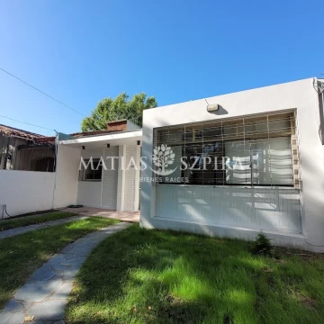 Casa Americana en el centro de Ituzaingò