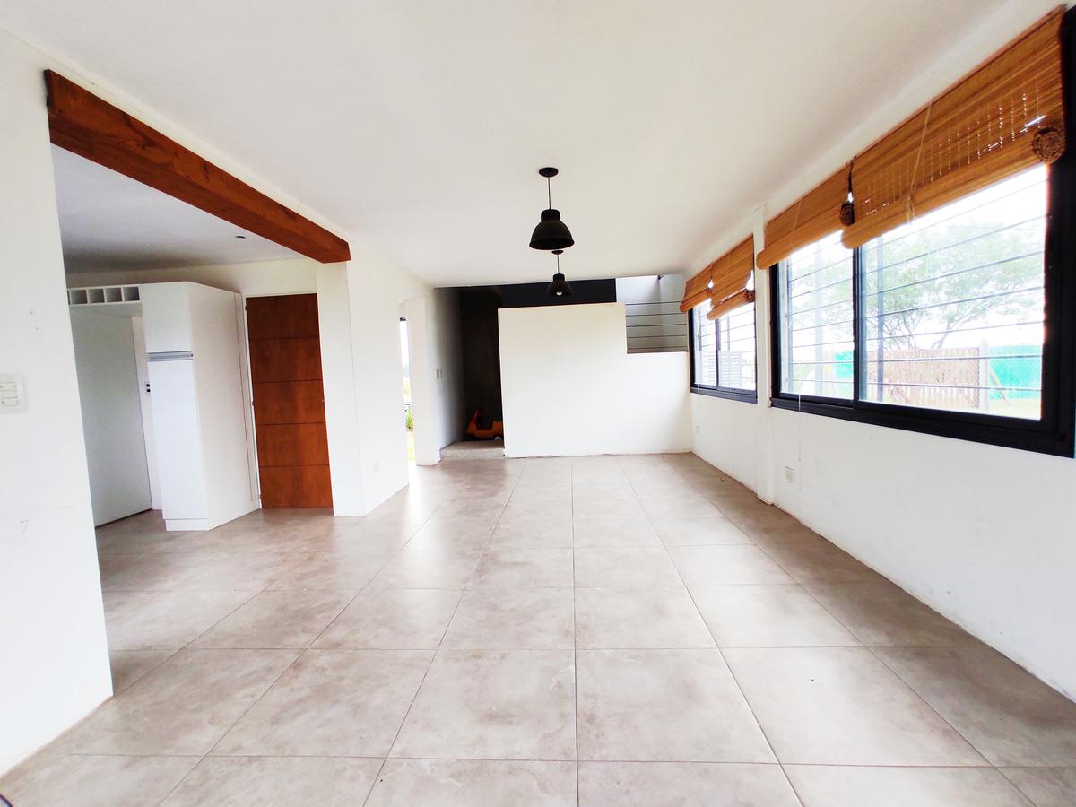 Casa de 3 dormitorios en venta Roldan