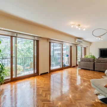 Departamento piso en Belgrano con cochera 