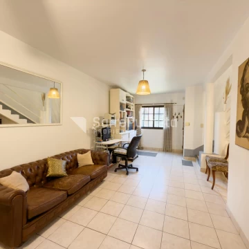 Venta departamento estilo dúplex de 4 ambientes con cochera en Ituzaingo.