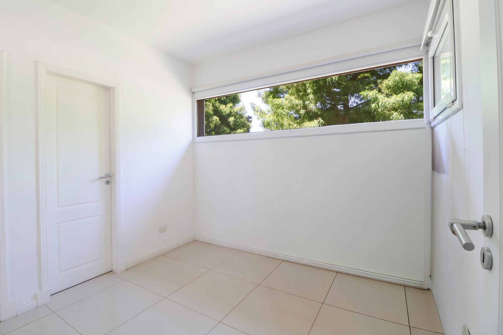 Escritorio/dormitorio de huespedes