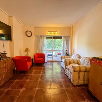 VENTA 4 AMB CON DEPENDENCIA Y COCHERA