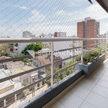 Venta semipiso 3 ambientes con cochera en Morón.