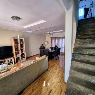 VENTA CAS 4 AMBIENTES EN RAMOS MEJIA-EXCELENTE-