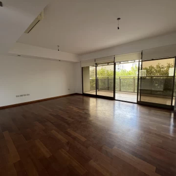Departamento en venta - 2 dormitorios   escritorio - cochera - La Plata
