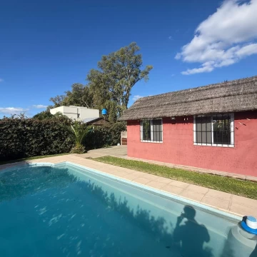 casa quinta con pileta en venta en belgrano e italia jauregui