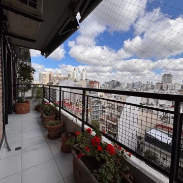 ¡Equipado y amoblado, con 2 dorm, balcón, cochera y seg 24 horas!
