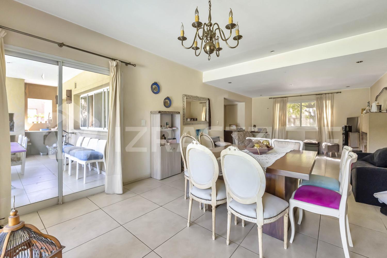Excelente casa en venta en barrio cerrado Las Orquídeas - se acepta propiedad en pago - 3