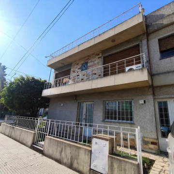 Venta - Casa - 4 Amb - Lote Propio - Terraza - Cochera - Apto Credito - Villa Riachuelo - Permuta