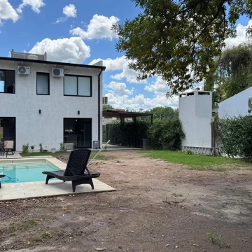 VENTA | FINANCIACION - Casa de 2 dormitorios y pileta - Las Colinas, Funes.