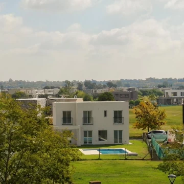 Casa en venta 4 ambientes en El Canton - Golf