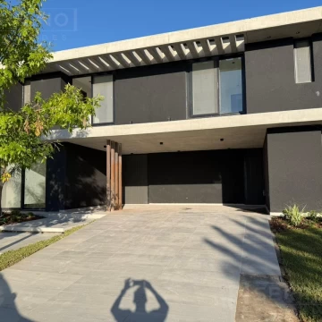 Venta Casa 8 ambientes 540 m2 cubiertos en Virazón Nordelta