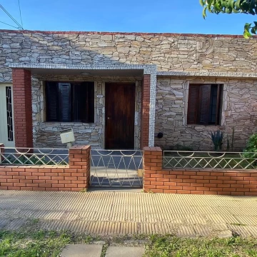 Casa americana 3 ambientes venta Moron apto credito