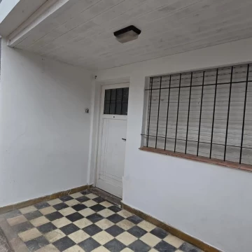 Casa PH  aIquiler 3 ambientes Ituzaingo Norte