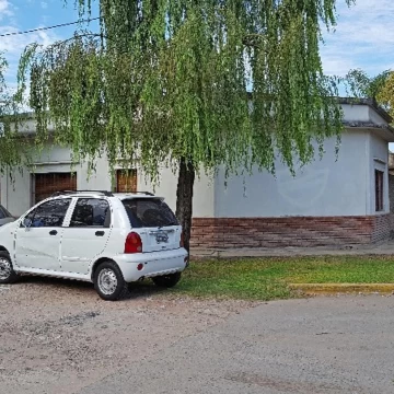 Casa americana Ituzaingó Norte venta directa