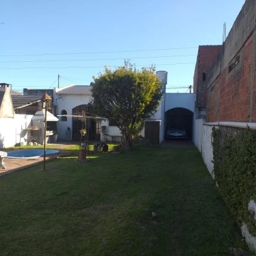 Casa venta zona semi industrial Ituzaingo norte