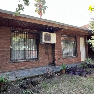Casa venta tres dormitorios  ituzaingo norte