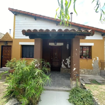 Chalet 4 ambientes venta Ituzaingó Norte