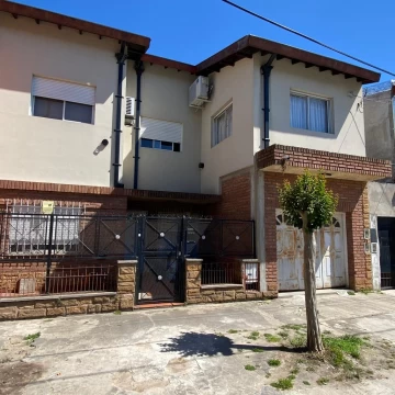 Casa multifamilar en venta en Moron