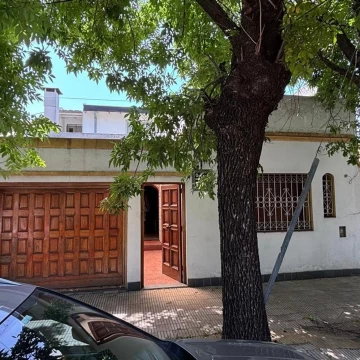 Casa venta 4 ambientes Haedo