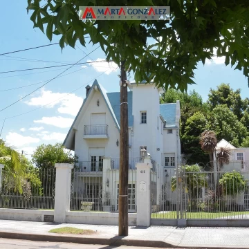 Chalet 4 ambientes venta  Ramos Mejia