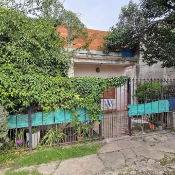 Casa venta cuatro habitaciones Ituzaingo norte