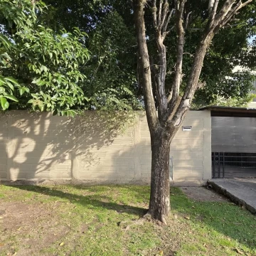 Casa venta  2 habitaciones parque Ituzaingo lado norte