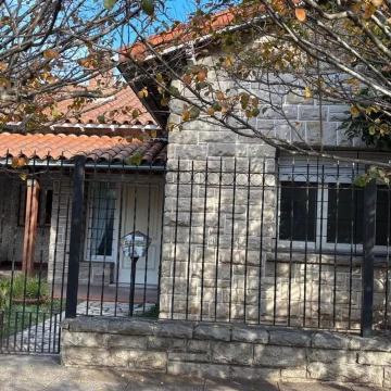 Chalet 3 ambientes venta Ramos Mejía