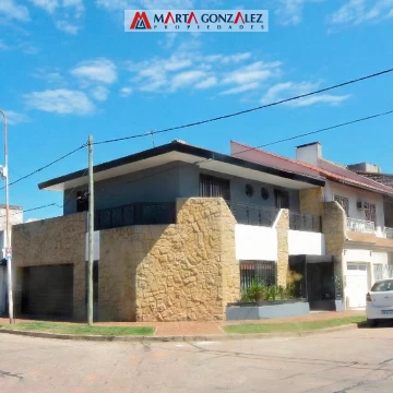 casa 4 ambientes venta Ramos Mejia